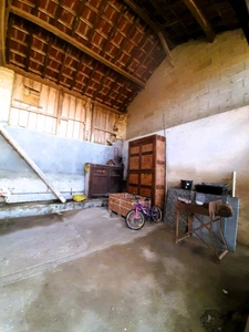 Ancienne ferme de 1796 sur 3,7 Hectares, dépendances, vue sur les Pyrénées.