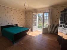 MARCIAC et PLAISANCE proches, VUE PYRENEES depuis cette BELLE MAISON DE FAMILLE 215m2, grandes dépendances , sur 1750m2 de jardin, dans village patrimonial.