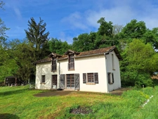 Maison à fort potentiel – 5 pièces – 121 m² habitables – Terrain 1 820 m² à SARRAGACHIES (32)