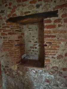 PLAISANCE (32) proche: propriete rurale composée d'une maison 200m2 restaurée, une maison à renover 100m2, deux petites maison colombages, hangar simple , terrain 6500 m2 sans voisin 
