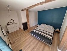 🏡 ANCIENNE LONGÈRE DE CARACTÈRE – 3 CHAMBRES DONT 1 SUITE PARENTALE INDÉPENDANTE, MEZZANINE, APPARTEMENT, MOBIL-HOME ET ATELIER – FORT POTENTIEL LOCATIF !