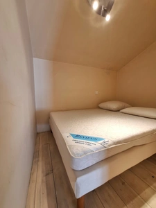 🏡 ANCIENNE LONGÈRE DE CARACTÈRE – 3 CHAMBRES DONT 1 SUITE PARENTALE INDÉPENDANTE, MEZZANINE, APPARTEMENT, MOBIL-HOME ET ATELIER – FORT POTENTIEL LOCATIF !