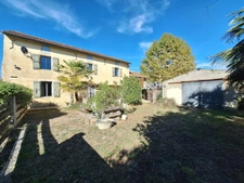 🏡 ANCIENNE LONGÈRE DE CARACTÈRE – 3 CHAMBRES DONT 1 SUITE PARENTALE INDÉPENDANTE, MEZZANINE, APPARTEMENT, MOBIL-HOME ET ATELIER – FORT POTENTIEL LOCATIF !