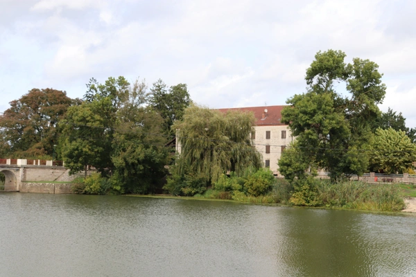Moulin au cœur de la Bresse avec accès privé à la rivière - 585 m² sur 8553 m² de terrain