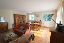SAINT-BÉNIGNE – Beautiful villa of 155 m² – View of the Mâconnais mountains – Enclosed plot of 1837 m²