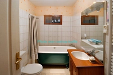 Near PONT DE VAUX beautiful farm of 200 m² with 5 bedrooms on 1000 m² of land