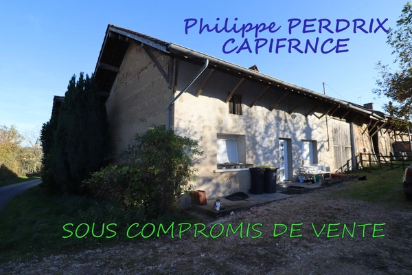 Fermette rénovée en partie située proche du centre de ROMENAY (71)