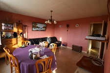 Jolie villa de 117 m² à fort potentiel avec un beau terrain arboré à CURCIAT DONGALON (01)