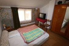 Jolie maison en pierre de taille au cœur de Saint-Julien sur Reyssouze