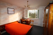 Attractive 117 m² villa with great potential and a beautiful wooded plot in CURCIAT DONGALON (01)