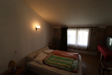 Jolie maison en pierre de taille au cœur de Saint-Julien sur Reyssouze
