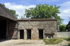 Belle ferme en pierre de taille avec beaucoup de cachet à L'ABERGEMENT DE CUISERY (71)