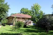 Environnement particulièrement calme avec une magnifique vue dégagée à CURCIAT DONGALON – 181 m² habitables sur 6970 m² de terrain.