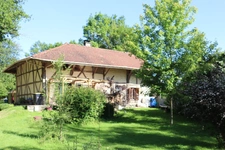 Environnement particulièrement calme avec une magnifique vue dégagée à CURCIAT DONGALON – 181 m² habitables sur 6970 m² de terrain.