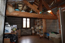 Attractive 117 m² villa with great potential and a beautiful wooded plot in CURCIAT DONGALON (01)