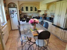 Belle propriété 148 m² avec 100 m² de rez-de-jardin et dépendance 220 m² – Terrain clos d'1,15 ha