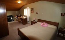 Attractive 117 m² villa with great potential and a beautiful wooded plot in CURCIAT DONGALON (01)