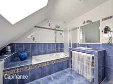 MAISON 4 CHAMBRES - COMMERCES À PIED - DPE B - AUCUN TRAVAUX