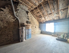 Maison mitoyenne en pierres à rénover avec 2 hectares de terrain plat à Carentoir – Idéal chevaux et projets nature.”
