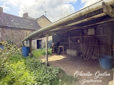 Maison en pierre à rénover – Fort potentiel – Saint-Servant