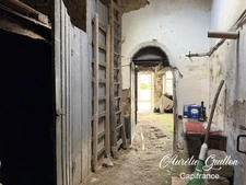 Maison en pierre à rénover – Fort potentiel – Saint-Servant