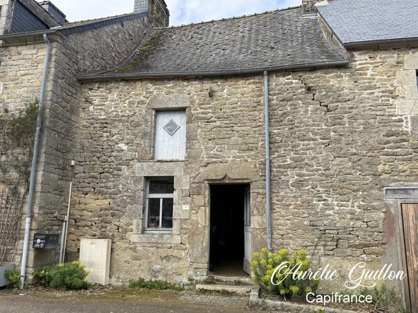 Maison en pierre à rénover – Fort potentiel – Saint-Servant