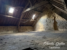 Maison en pierre à rénover – Fort potentiel – Saint-Servant