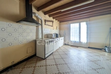 Maison mitoyenne en pierres à rénover avec 2 hectares de terrain plat à Carentoir – Idéal chevaux et projets nature.”