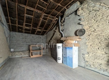 Maison mitoyenne en pierres à rénover avec 2 hectares de terrain plat à Carentoir – Idéal chevaux et projets nature.”