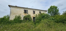 Landes department (40), for sale in Poudenx, old house and barn to renovate on 1.7 hectares of land, in a quiet location