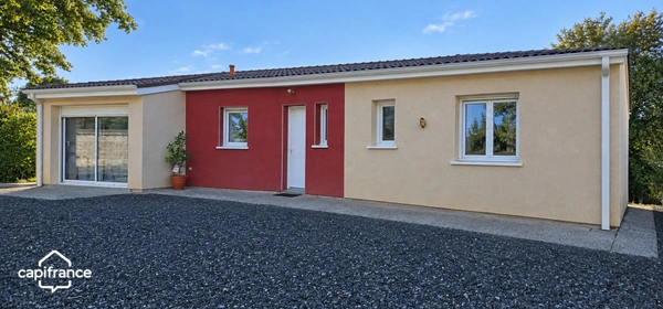 Dpt LANDES (40), à vendre proche de HAGETMAU Maison contemporaine de plain pied T5 de 111 m² avec piscine sur terrain de 850 m² au calme