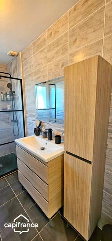 Dpt LANDES (40), à vendre proche de HAGETMAU Maison contemporaine de plain pied T5 de 111 m² avec piscine sur terrain de 850 m² au calme