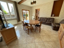 Maison 1 chambre, grenier aménageable, grand garage.