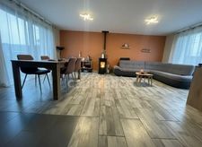 Maison 3 chambres, rénovée avec jardin.