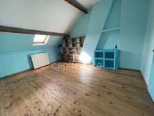 Maison 2 à 3 chambres à rafraîchir.