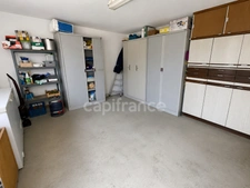 Maison 1 chambre, grenier aménageable, grand garage.