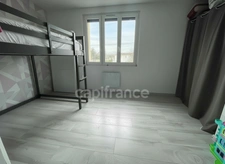 Maison 3 chambres, rénovée avec jardin.