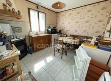 Pavillon de 2003, habitable plain pied, 3 chambres, 2 garages.