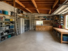 Maison 1 chambre, grenier aménageable, grand garage.