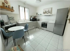 Pavillon de 2003, habitable plain pied, 3 chambres, 2 garages.