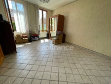 Maison 1 chambre, grenier aménageable, grand garage.