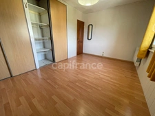 Maison sur sous-sol 4 chambres.