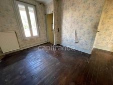 Maison 2 à 3 chambres à rafraîchir.