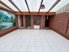 Maison 2 à 3 chambres à rafraîchir.