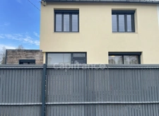 Maison 3 chambres, rénovée avec jardin.