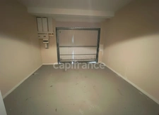 Pavillon de 2003, habitable plain pied, 3 chambres, 2 garages.