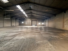 Local industriel et bureau à vendre FRESSENNEVILLE (80)