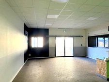 Dpt Allier (03), à vendre 5 Km de Montluçon ,SAINT VICTOR Local industriel - 3895 m2 terrain de :201353 m2
