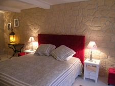 Propriété à vendre SAINT HILAIRE ( allier) comprenant une maison et un gite sur un parc de 23433 m²