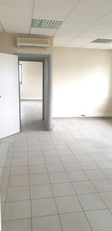 Dpt  (), à vendre  Local industriel 2345 m2 sur terrain de 4532 m2